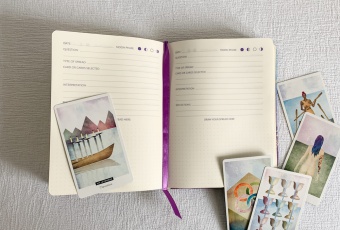 Cách ghi chép và xây dựng "Tarot Journal" để học bài nhanh hơn