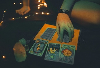 Trải bài Tarot tình yêu: Làm thế nào để sẵn sàng cho một mối quan hệ lành mạnh?