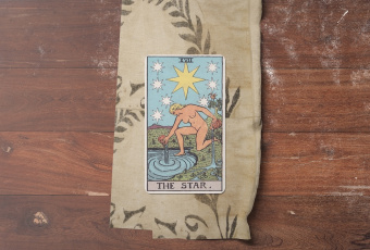 Lá Bài The Star (Ngôi Sao): Ánh Sáng Hy Vọng Và Sự Chữa Lành Nhiệm Màu