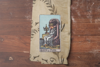 Queen of Cups: Khám phá vẻ đẹp của trực giác và lòng trắc ẩn