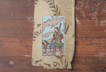 Five of Swords: Đối Diện Thử Thách, Tìm Thấy Sức Mạnh Nội Tại