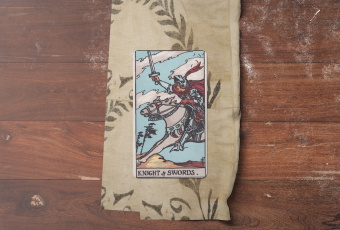 Knight of Swords: Sức Mạnh Của Hành Động Dứt Khoát Và Trí Tuệ Sắc Bén